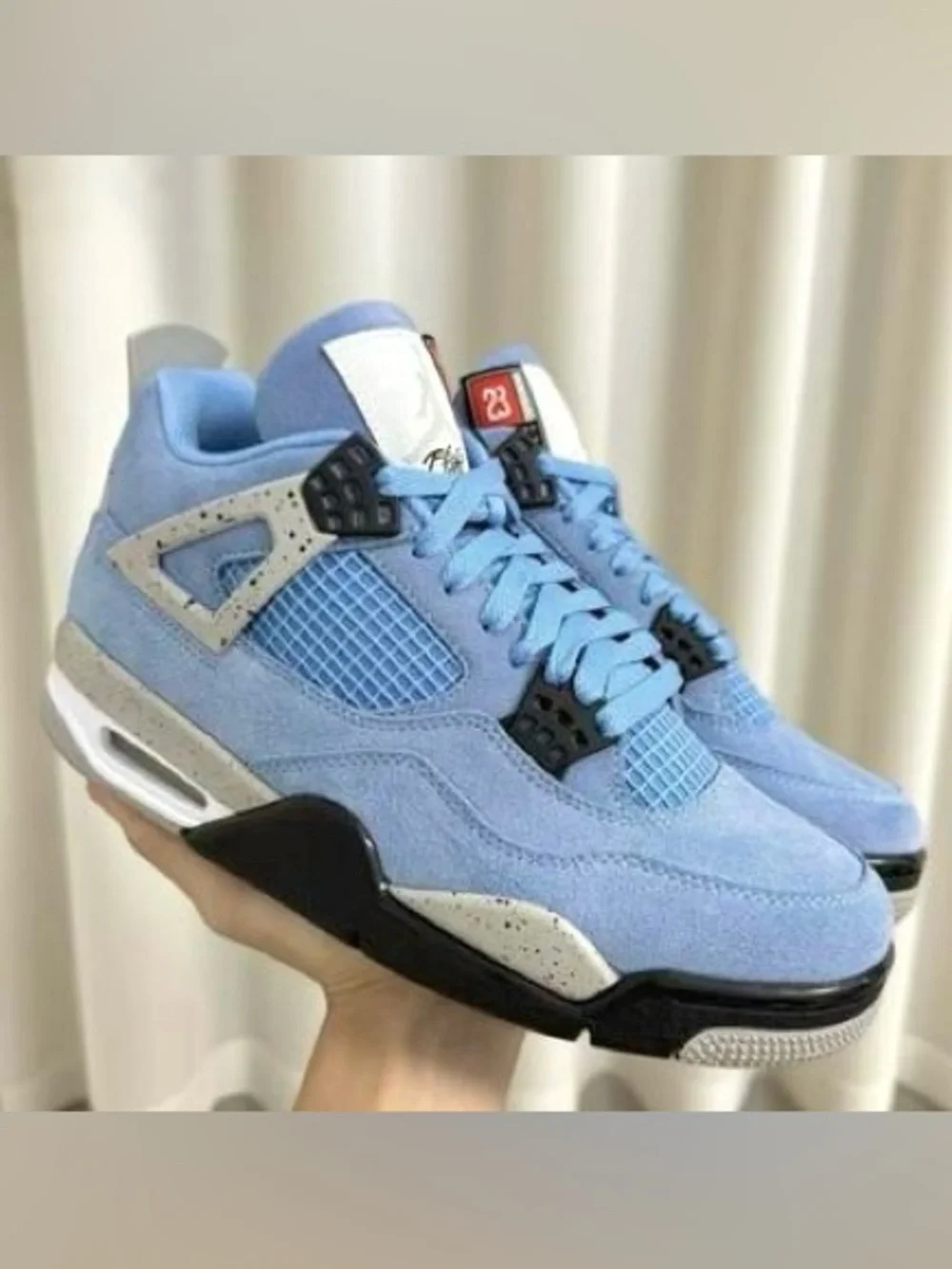 Jordan 4 Retro ‘university blue ‘Men’s Sneakers - Picture 2 of 6